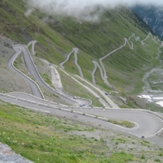 Août 2010 Le tour des Alpes une vingtaine de cols, des montées et des descentes.
